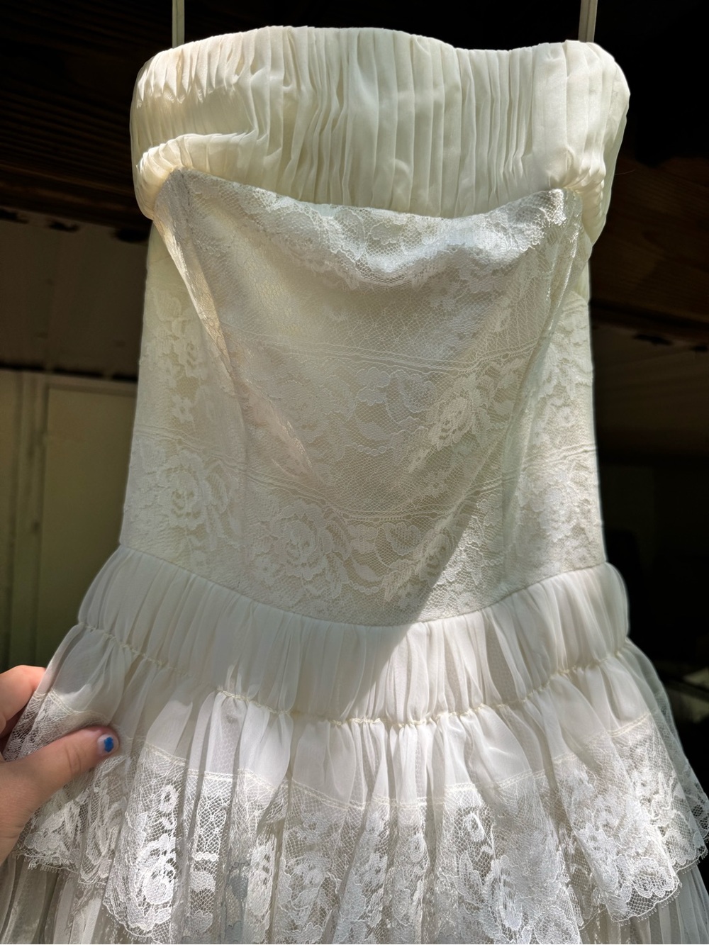 Vintage one of a kind lace wedding dress - Picture 4 of 16